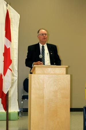 Emcee, Larry McDaid, Mayor of Edam